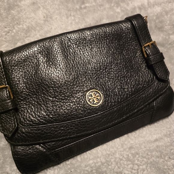 Black Leather Crossbody Bag With Dustbag - Picture 2 of 9